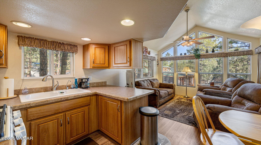Kitchen/Dining