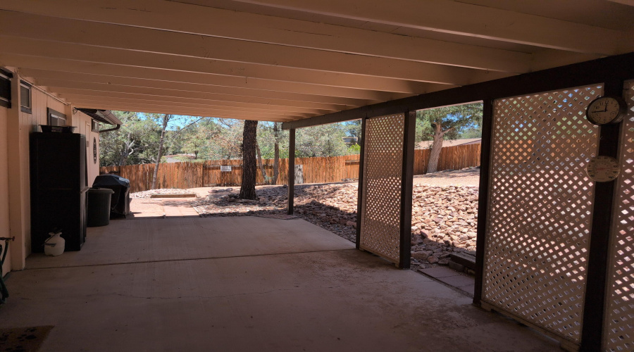 Fenced rear