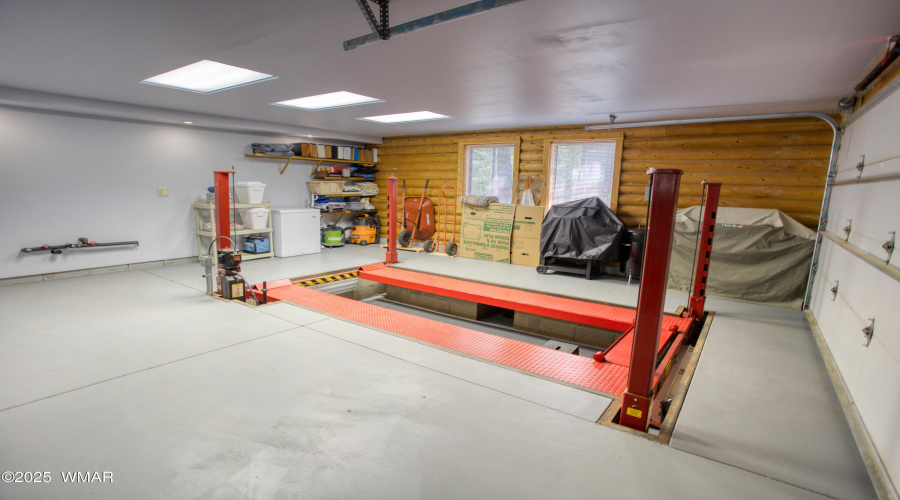 Garage with Mechanic's Pit