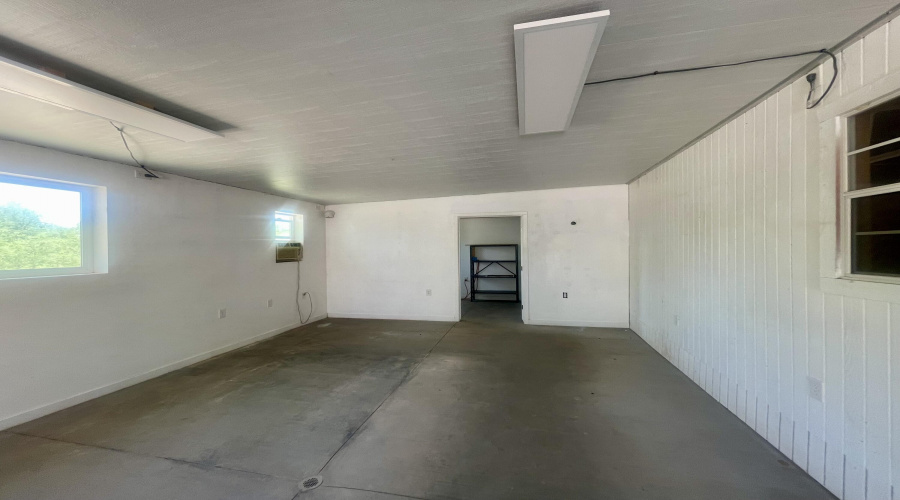 Insulated workshop