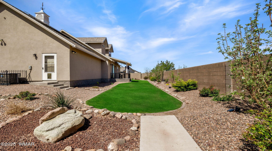 1030MedallionCir-TaylorAZ-35 (2)