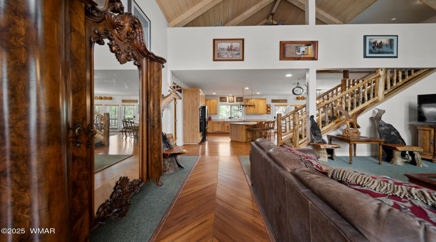 LivingRoom-02099