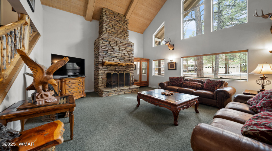 LivingRoom-02105