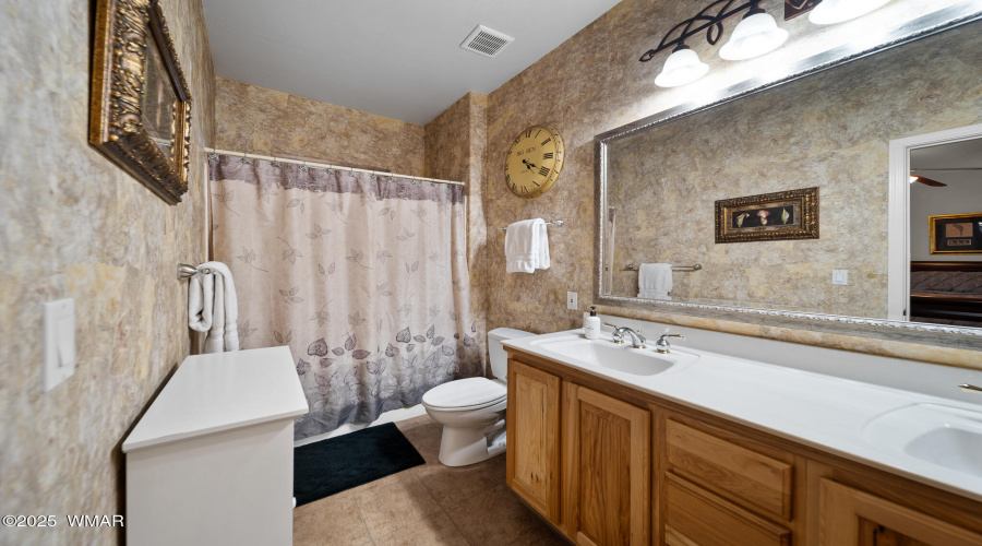 Bathroom3-02177