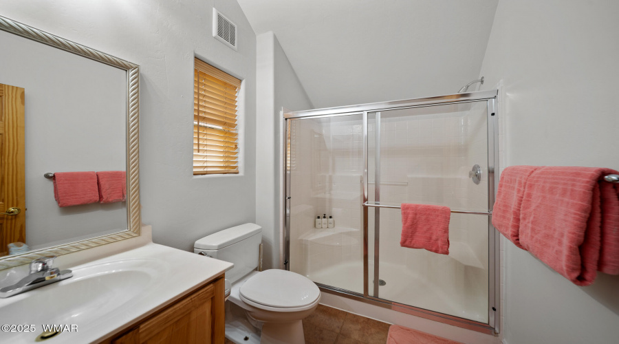 Bathroom5-02216