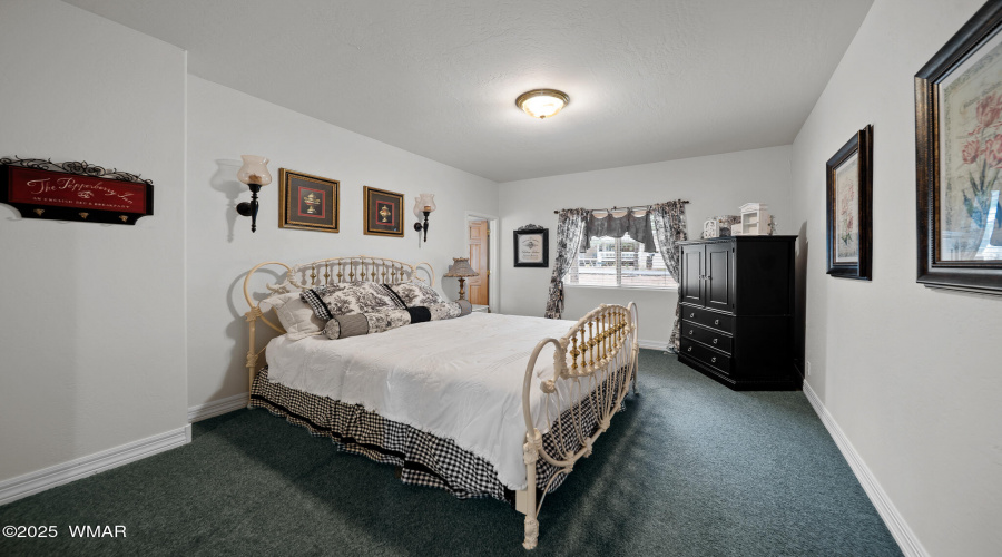 Bedroom1-02132