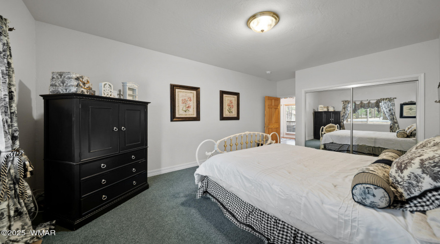 Bedroom1-02141
