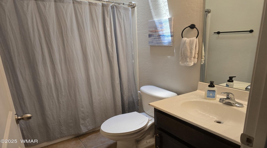 22 - Bathroom 2