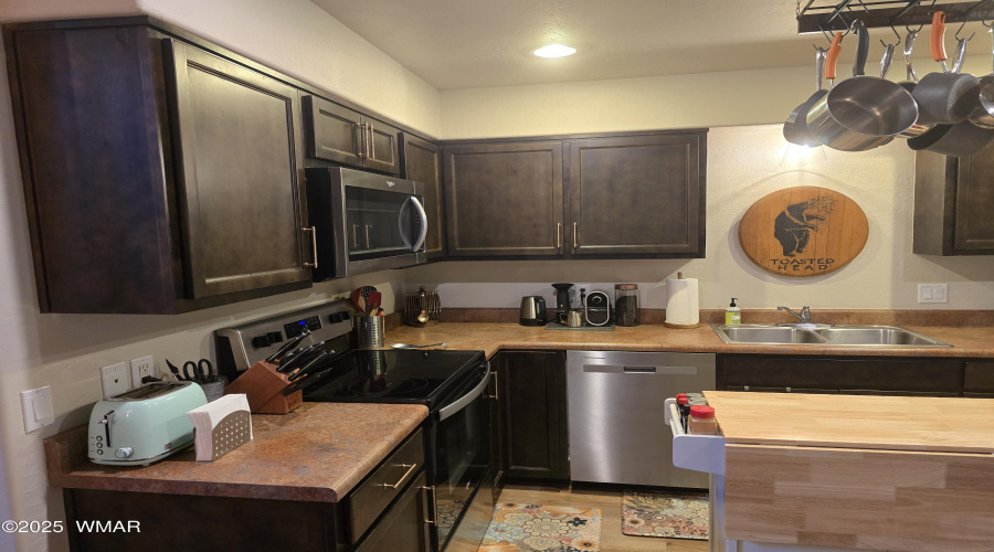 8 - Kitchen