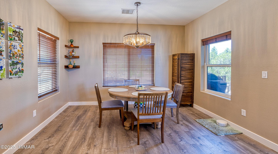 013_BreakfastDining Area