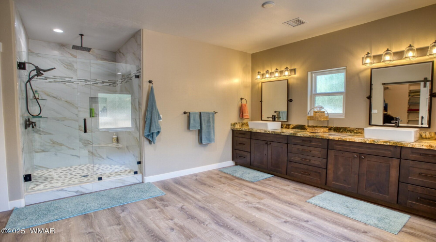 018_Owners Bathroom