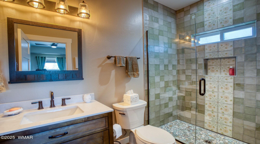 024_Second bedroom bathroom