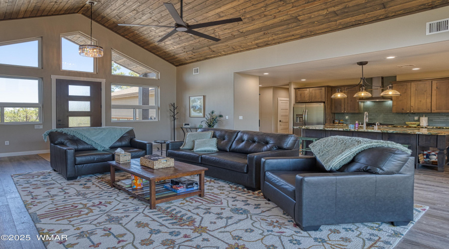 006_Living Room