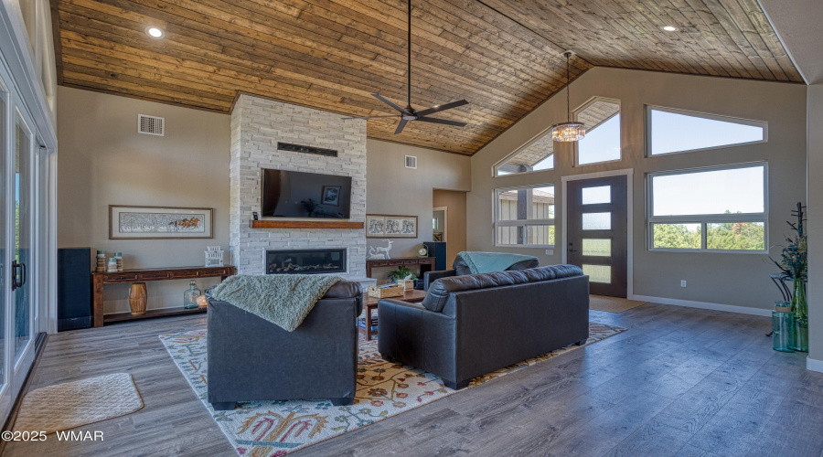 009_Living Room