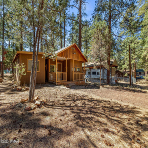 2175 S Woods Dr- Front