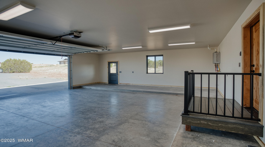 Garage w/Shop Space!