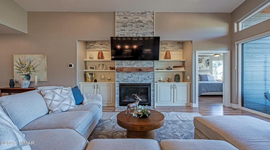 Gas fireplace
