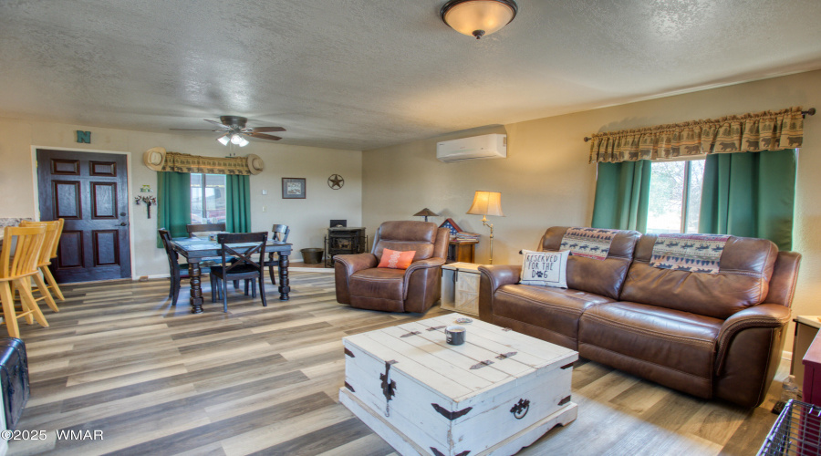 Living/Dining Area