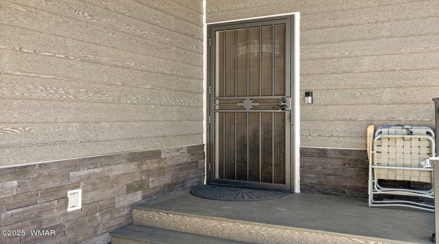 Covered Front Patio-Entry