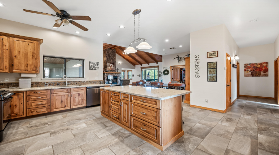Kitchen (8)