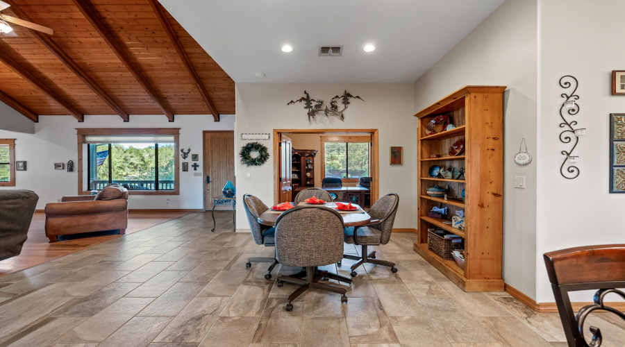 Dining Area (1)