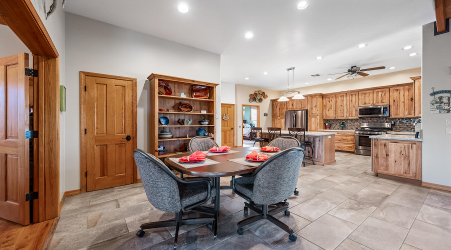 Dining Area (4)