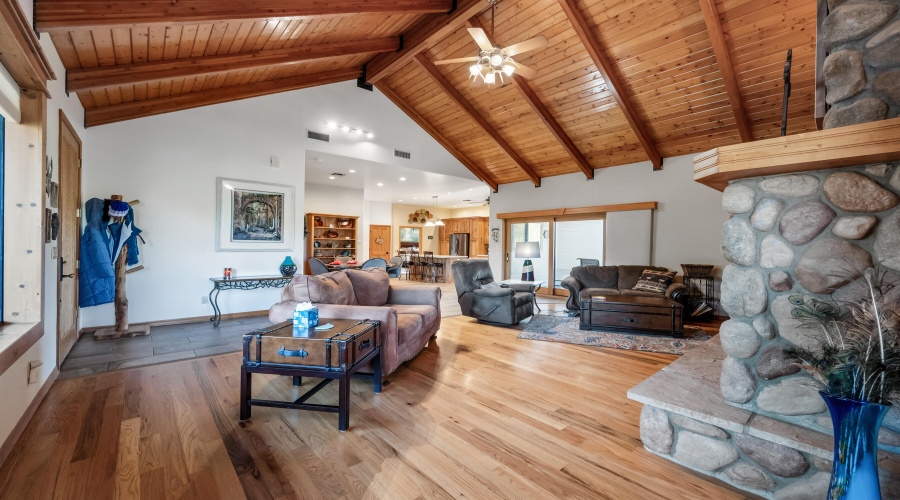 Living Room (2)