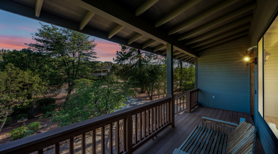 Front Covered Deck (3)