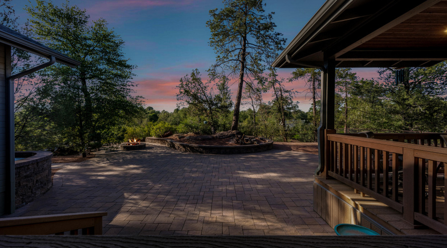Paver Patio in Back Yard