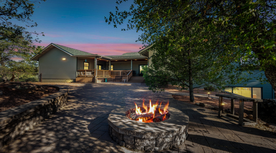 Beautiful Fire Pit in Back Yard