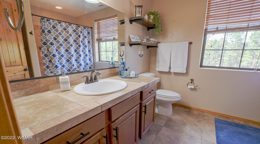 Guest Full Bath