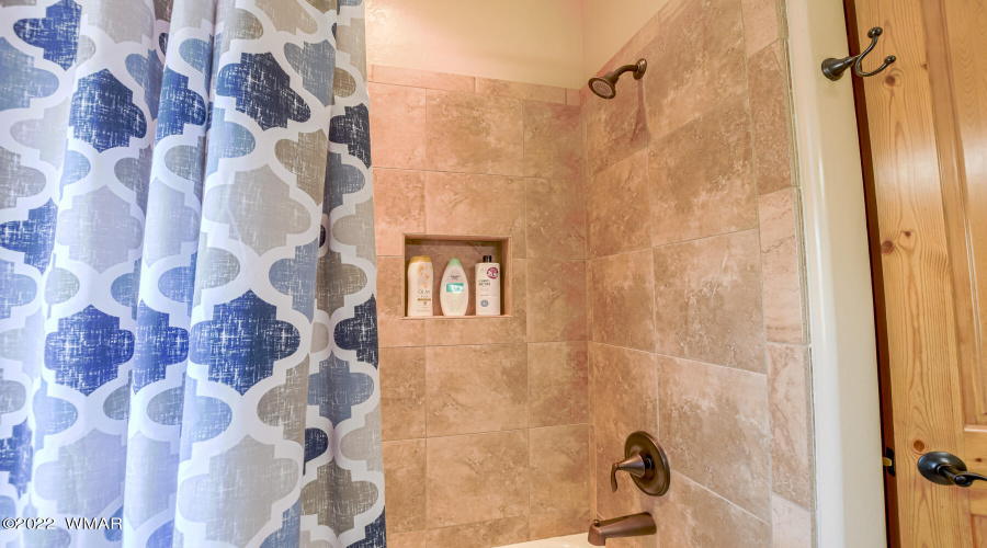 Guest Full Bath