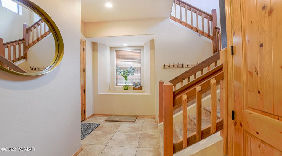 Foyer-Entry