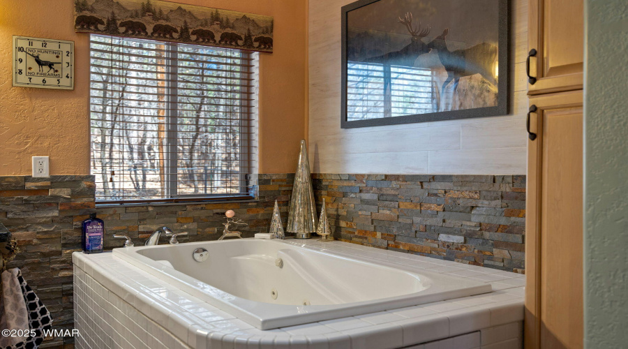 Primary Jetted Tub