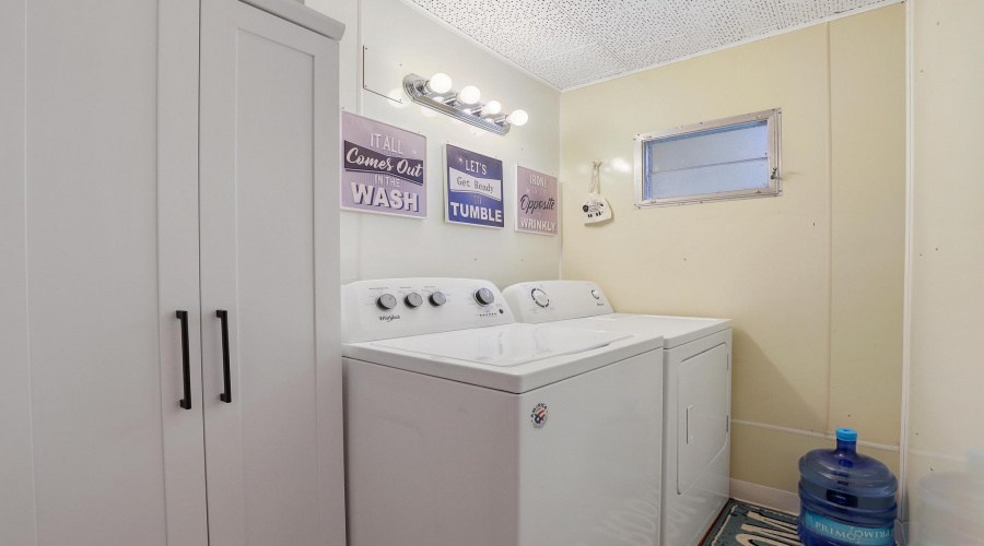 Laundry utility room