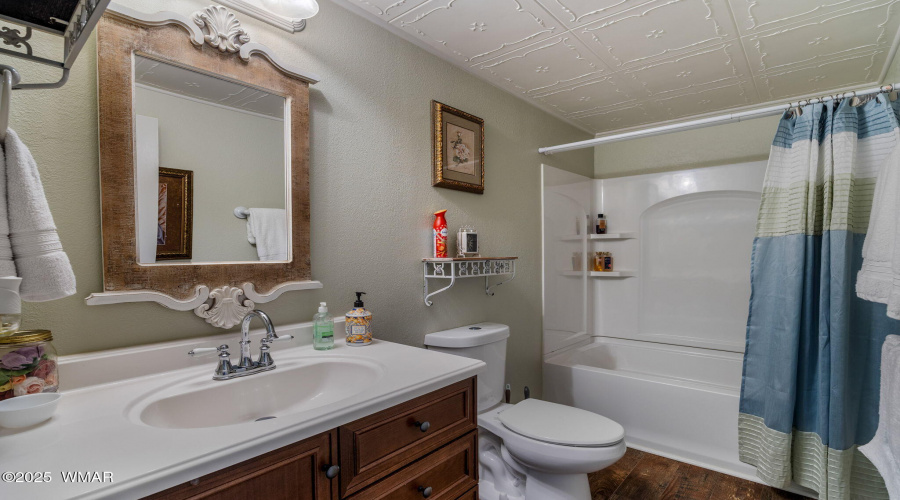 2nd Full Bathroom