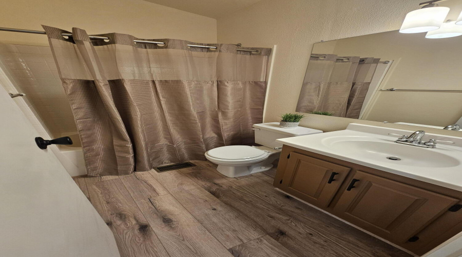 Hall Bath 2