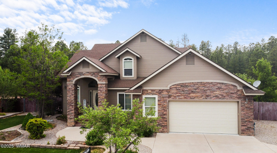 FrontDroneLodge-0468