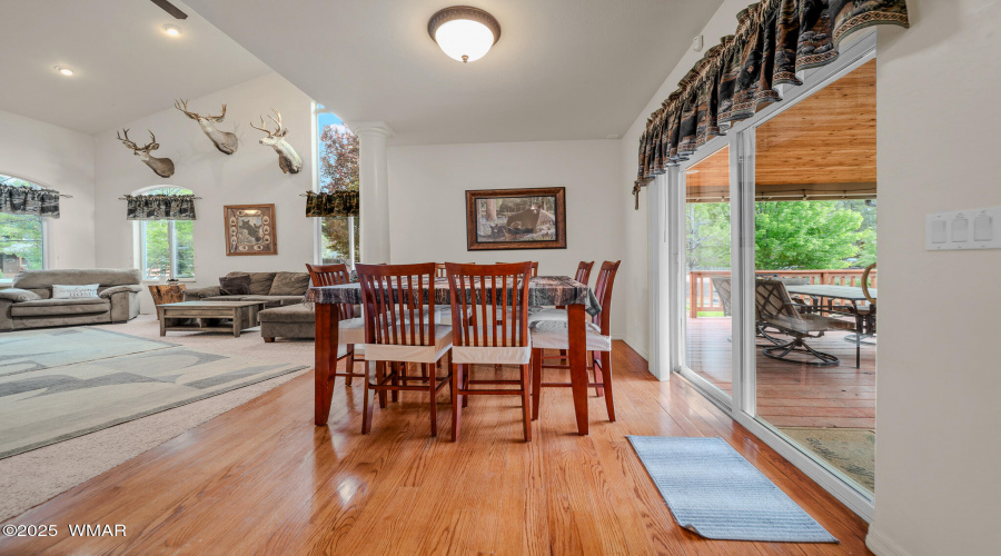 DiningLodge-03215