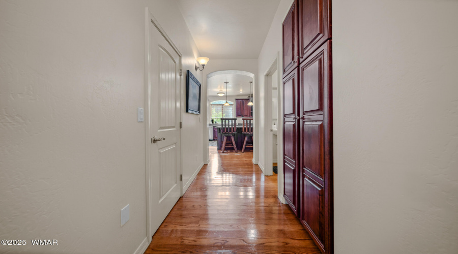 Hallway-Lodge-03242