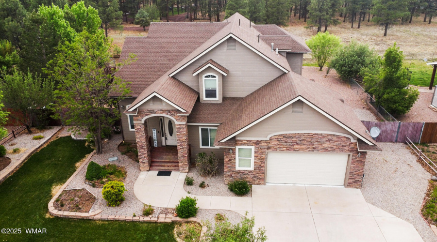 FrontDroneLodge-0472