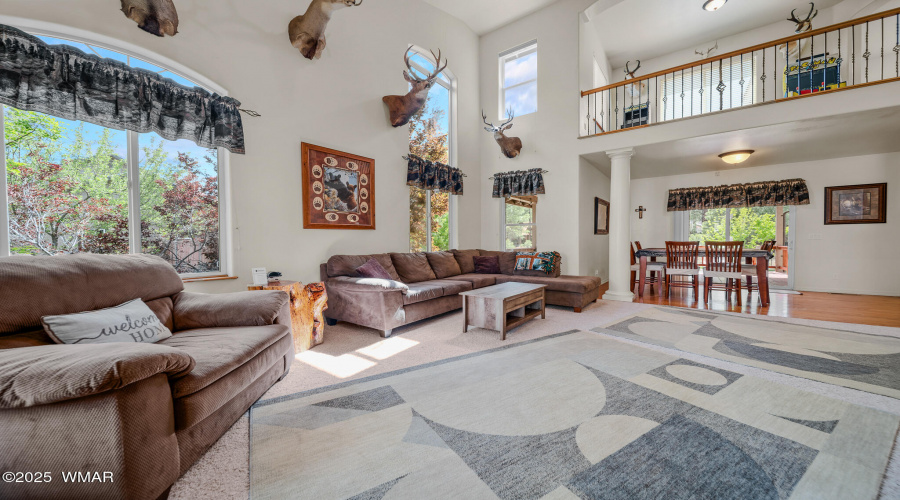 LivingRoomLodge-03125
