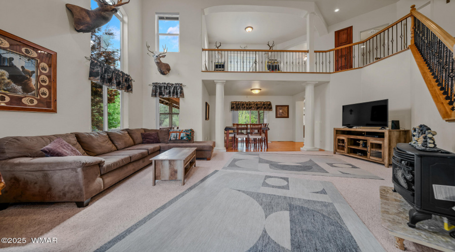 LivingRoomLodge-03128