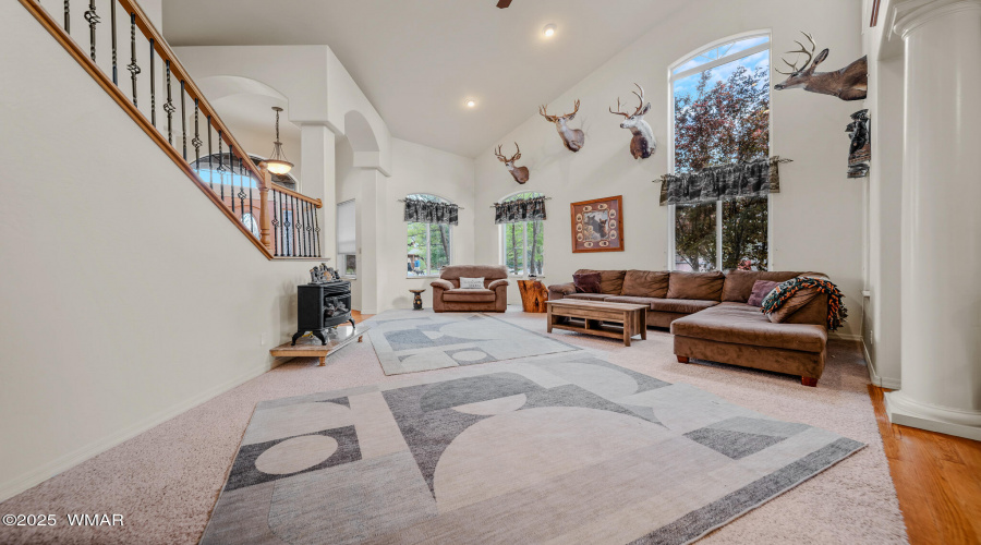 LivingRoomLodge-03140
