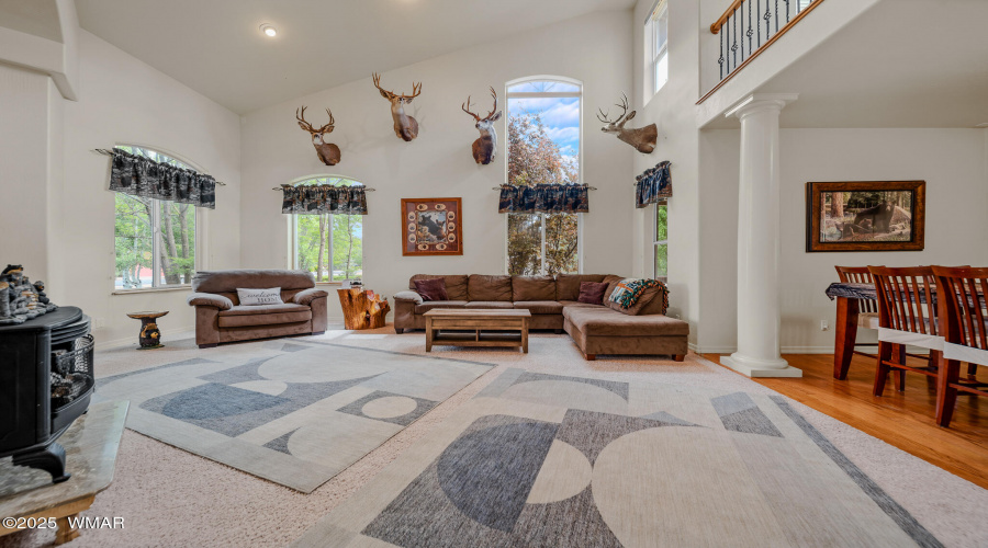 LivingRoomLodge-03149