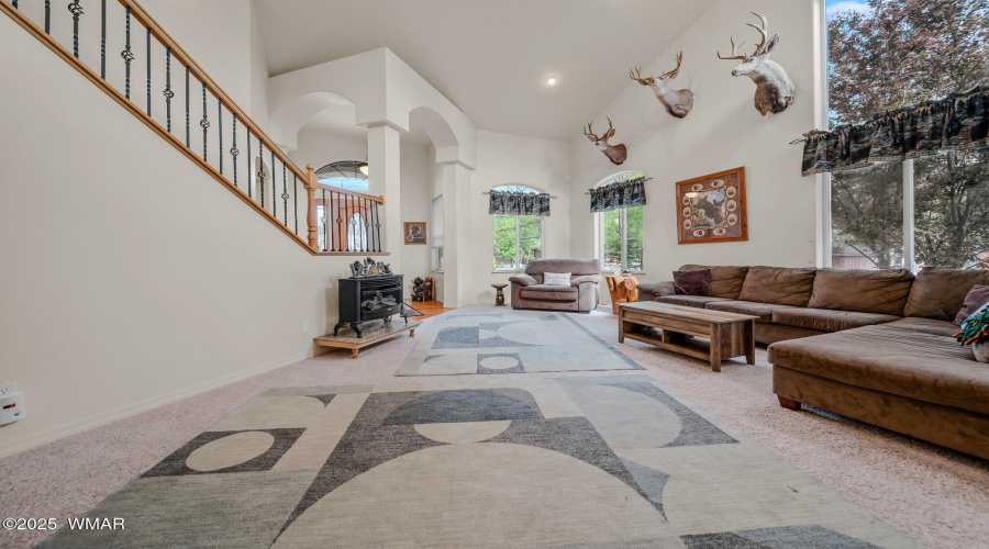 LivingRoomLodge-03221