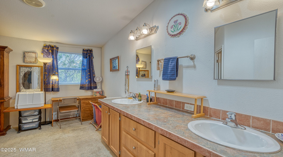 21 CR 3205, Vernon, AZ 85940