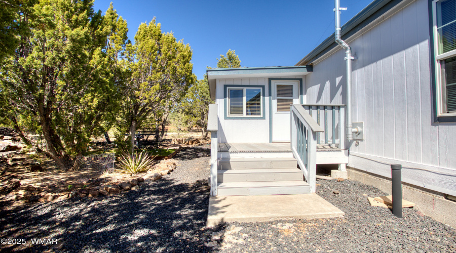 21 CR 3205, Vernon, AZ 85940
