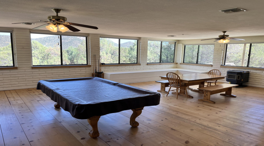 180 degree view game room