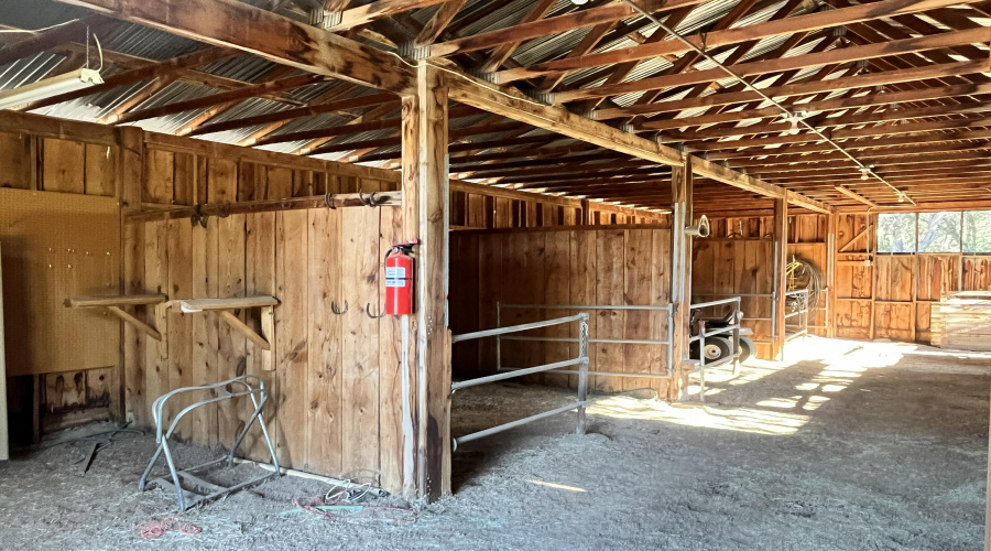 8 stall barn